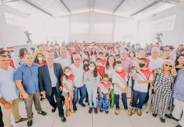 Investimento de R$ 1,1 milhão: Prefeito Cícero Lucena entrega obra de reestruturação da Escola Analice Caldas, em Jaguaribe