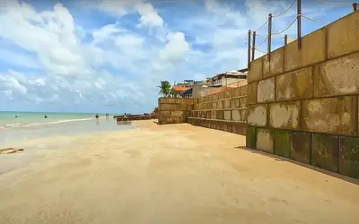 Ministério Público da Paraíba confirma que muro de prédio de luxo na praia do Bessa deve ser demolido