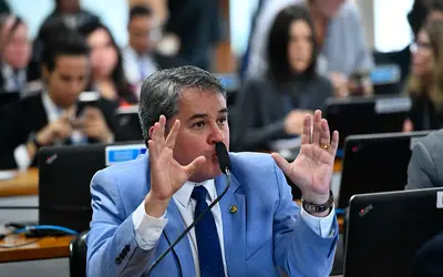 Senador Efraim Filho critica proposta de retomar a contribuição sindical obrigatória
