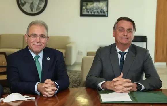 Presidente Jair Bolsonaro e ministro Marcelo Queiroga anunciam que o SUS vai incorporar o remédio mais caro do mundo